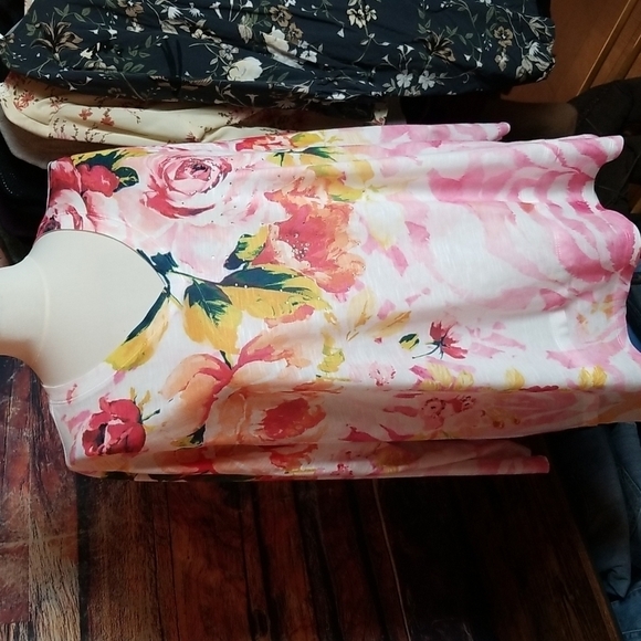 concepts Tops - Concepts | Flowy Blossom Sweater